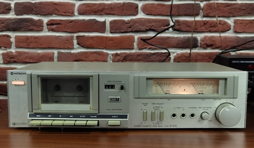 Касетъчен дек Hitachi D-E10