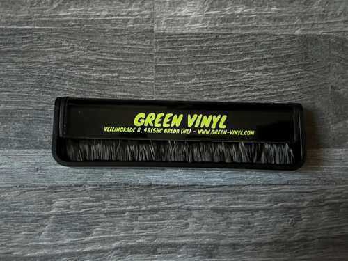 Карбонова Антистатична Четка Green Vinyl